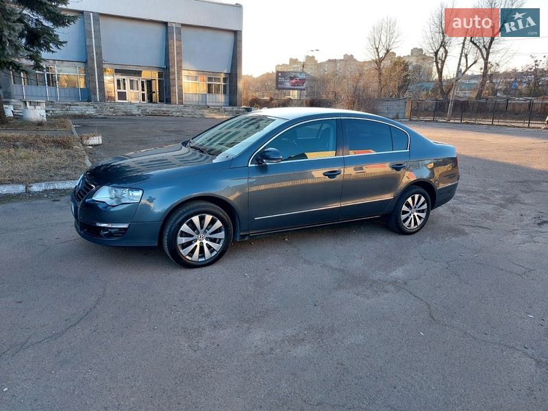 Седан Volkswagen Passat 2010 в Киеве