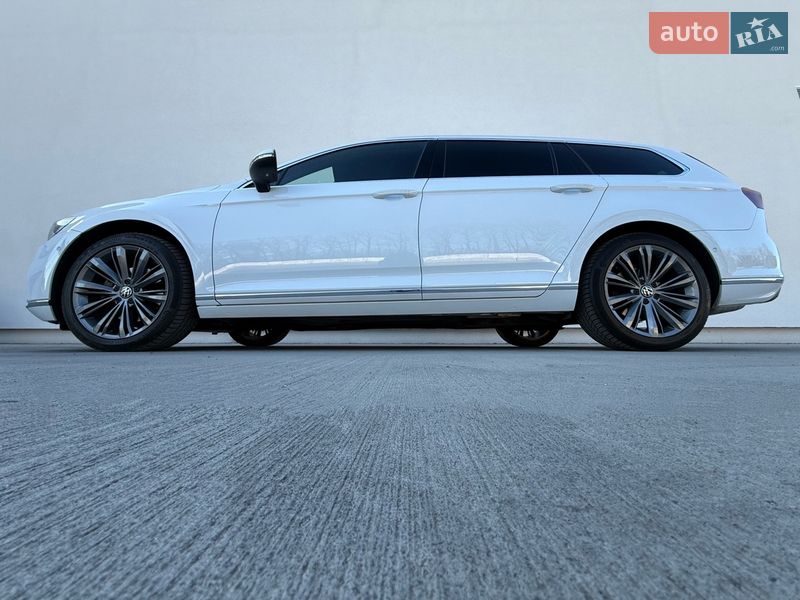 Универсал Volkswagen Passat 2022 в Луцке