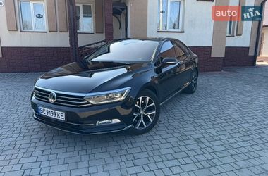 Седан Volkswagen Passat 2016 в Луцьку