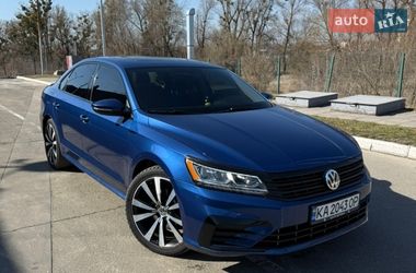 Седан Volkswagen Passat 2016 в Києві