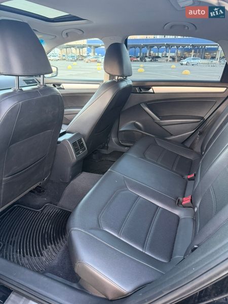 Седан Volkswagen Passat 2012 в Киеве