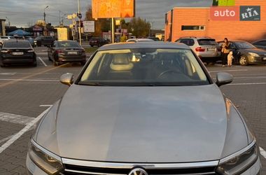 Седан Volkswagen Passat 2016 в Києві