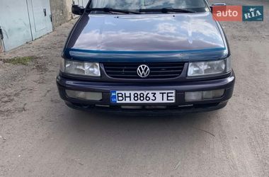 Седан Volkswagen Passat 1994 в Измаиле