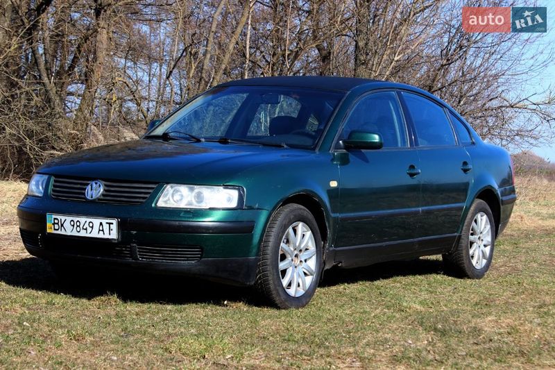 Седан Volkswagen Passat 1999 в Кременце