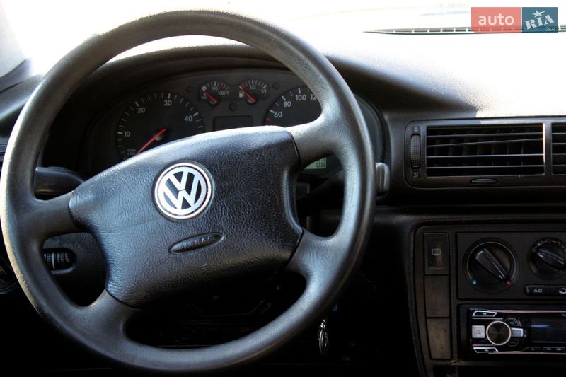 Седан Volkswagen Passat 1999 в Кременце