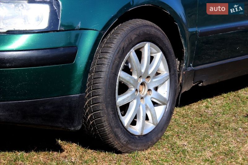 Седан Volkswagen Passat 1999 в Кременце