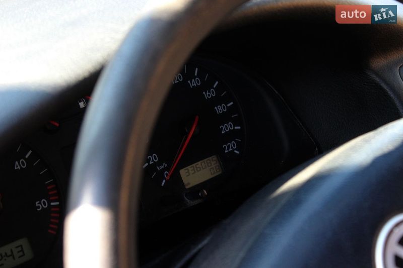 Седан Volkswagen Passat 1999 в Кременце