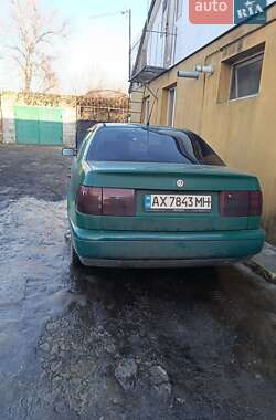 Седан Volkswagen Passat 1994 в Харькове