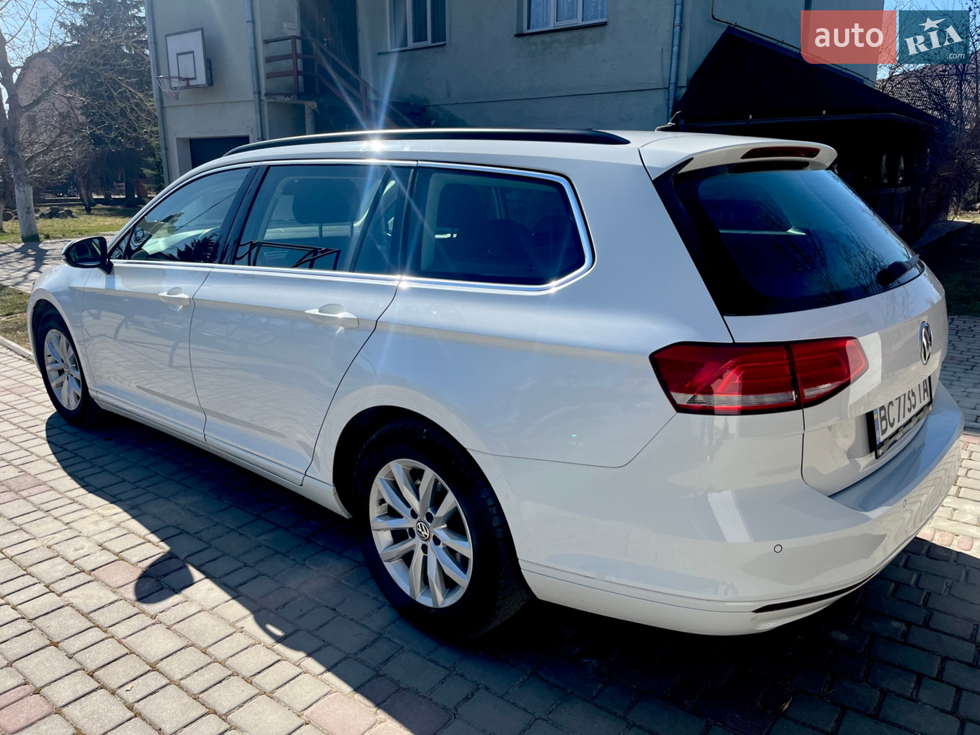2016 Volkswagen Passat - мініатюра 2