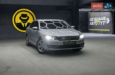 Седан Volkswagen Passat 2012 в Черновцах
