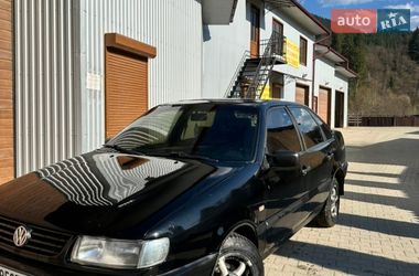 Седан Volkswagen Passat 1994 в Верховині