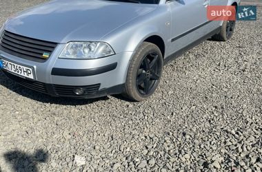 Седан Volkswagen Passat 2001 в Вараше