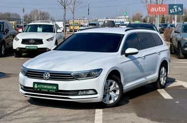 Универсал Volkswagen Passat 2015 в Киеве
