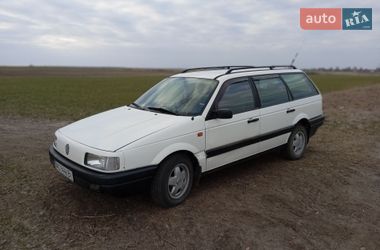 Универсал Volkswagen Passat 1993 в Голобах