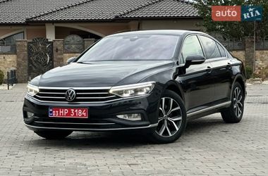 Седан Volkswagen Passat 2021 в Ровно