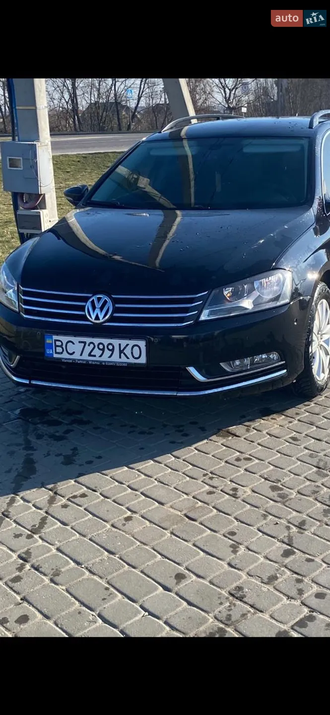 2010 Volkswagen Passat - мініатюра 2