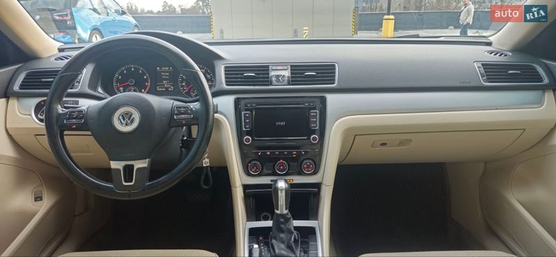 Седан Volkswagen Passat 2013 в Киеве