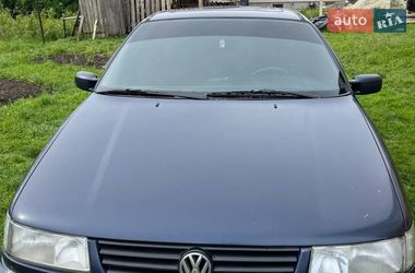 Седан Volkswagen Passat 1994 в Самборе