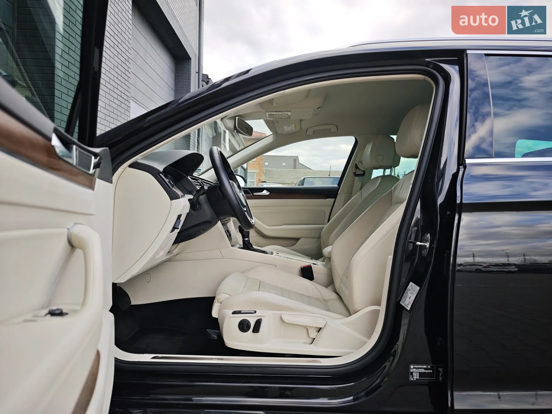 2015 Volkswagen Passat - мініатюра 26
