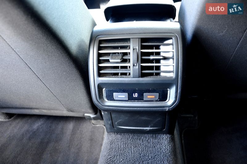 Седан Volkswagen Passat 2017 в Львове