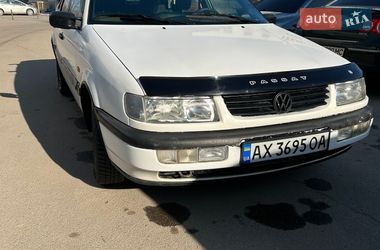 Седан Volkswagen Passat 1994 в Харькове