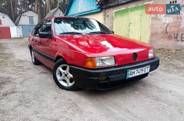 Седан Volkswagen Passat 1993 в Житомире