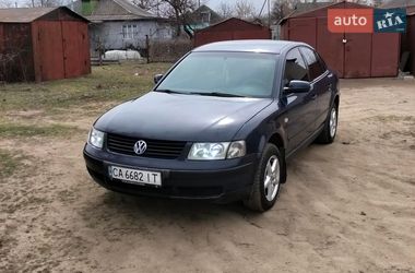 Седан Volkswagen Passat 1999 в Вознесенске
