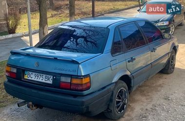 Седан Volkswagen Passat 1991 в Кременце
