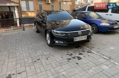 Універсал Volkswagen Passat 2014 в Одесі