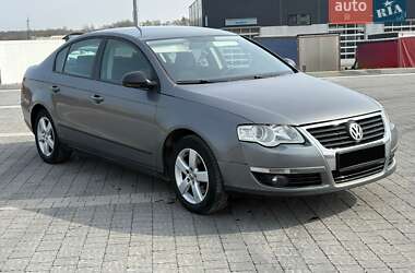 Седан Volkswagen Passat 2008 в Львове