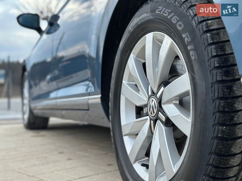 Универсал Volkswagen Passat 2015 в Львове