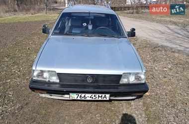 Універсал Volkswagen Passat 1983 в Смілі