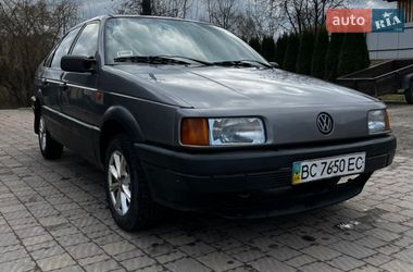 Седан Volkswagen Passat 1991 в Болехове