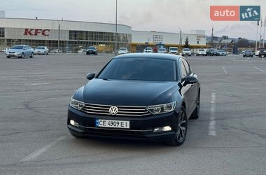 Седан Volkswagen Passat 2016 в Черновцах