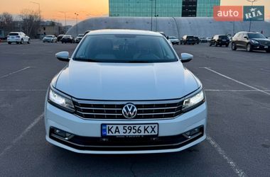 Седан Volkswagen Passat 2016 в Киеве