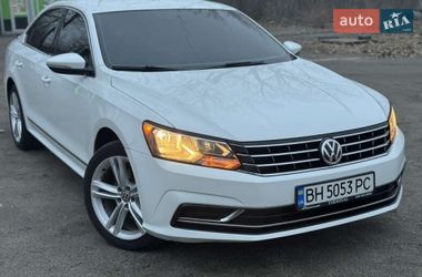 Седан Volkswagen Passat 2016 в Одесі