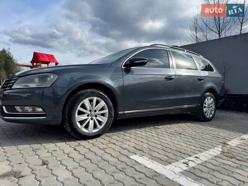 Универсал Volkswagen Passat 2011 в Яремче