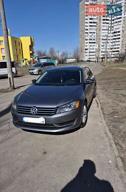 Седан Volkswagen Passat 2014 в Києві