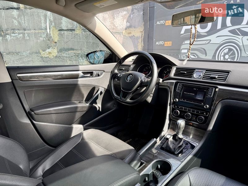 Седан Volkswagen Passat 2016 в Харькове