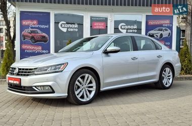 Седан Volkswagen Passat 2018 в Львове