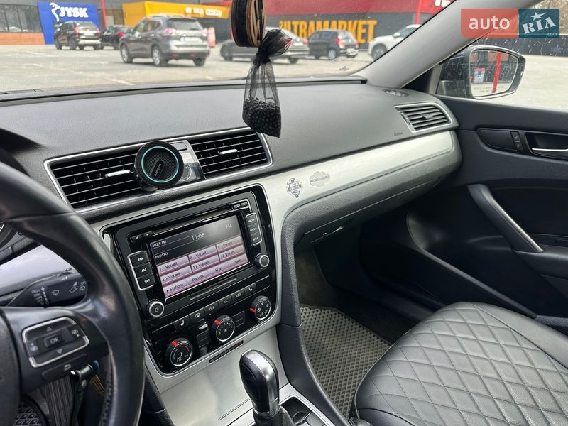 Седан Volkswagen Passat 2012 в Києві