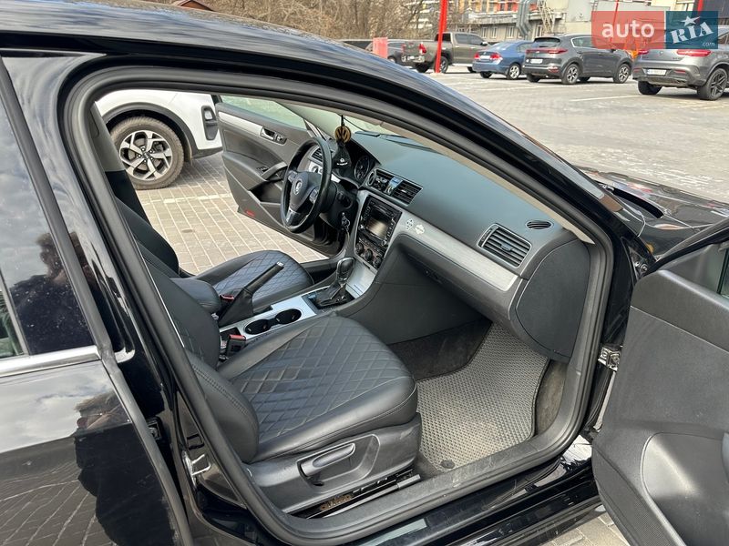 Седан Volkswagen Passat 2012 в Києві