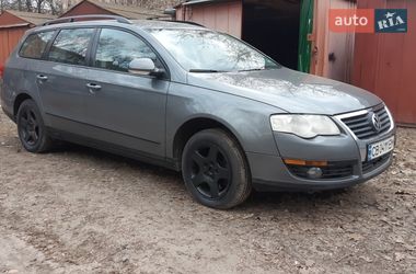 Універсал Volkswagen Passat 2005 в Корюківці
