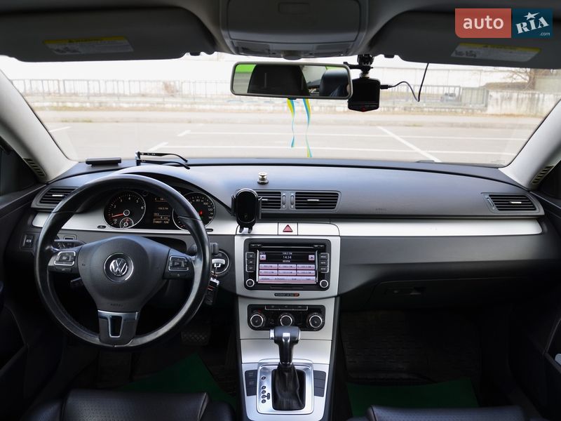 Седан Volkswagen Passat 2010 в Киеве