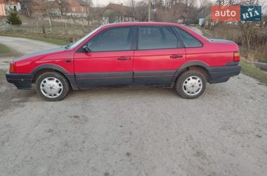 Седан Volkswagen Passat 1988 в Львове