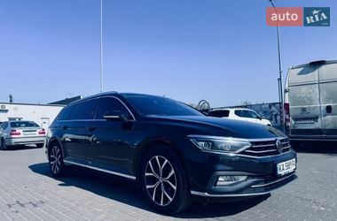 Универсал Volkswagen Passat 2021 в Киеве