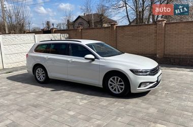 Універсал Volkswagen Passat 2019 в Житомирі