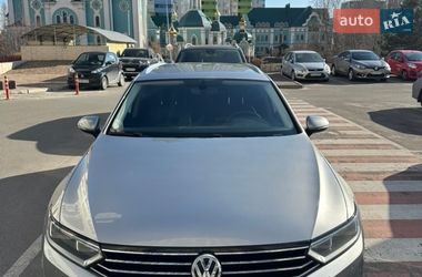 Універсал Volkswagen Passat 2015 в Києві