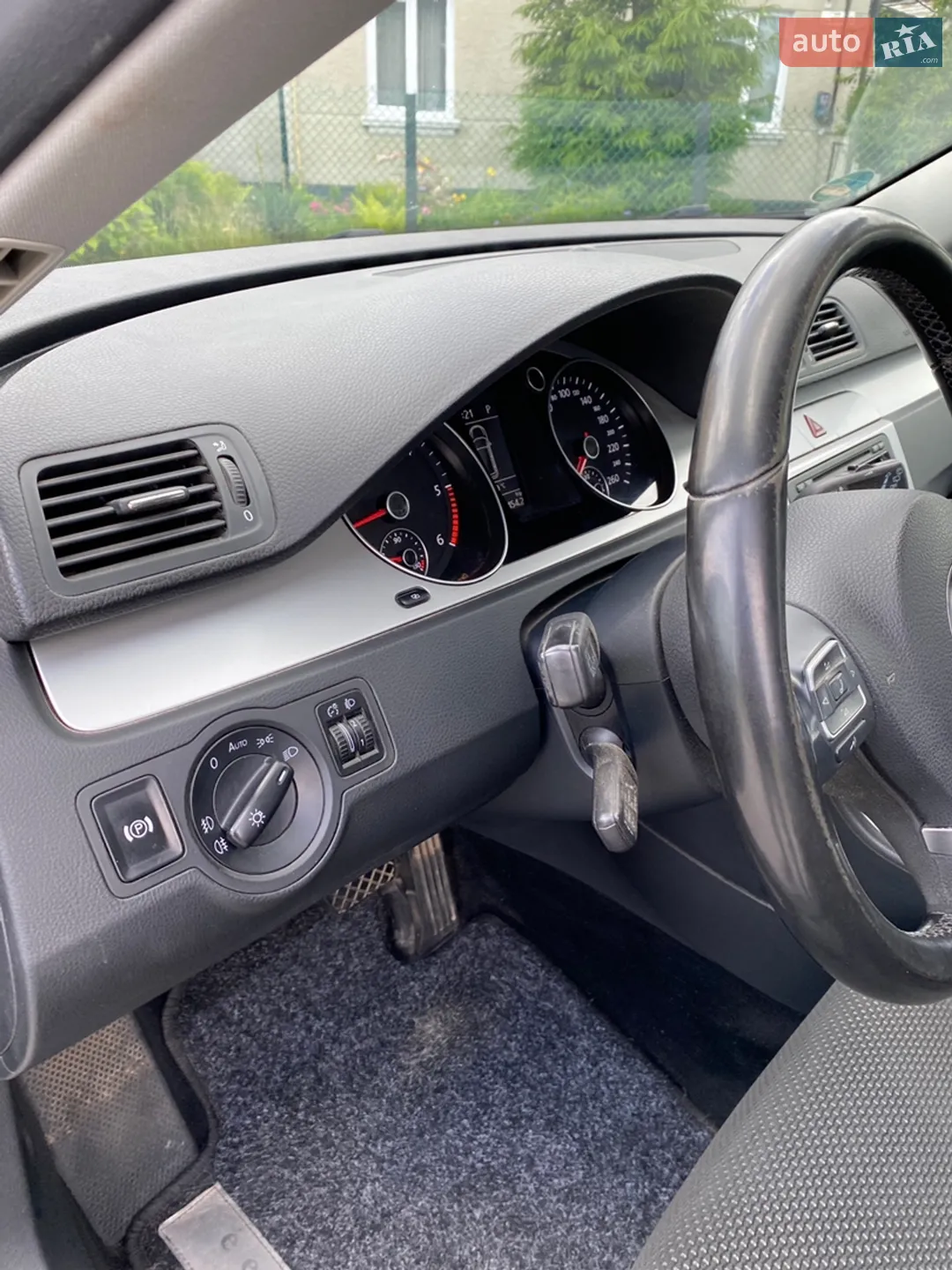 2010 Volkswagen Passat - мініатюра 27