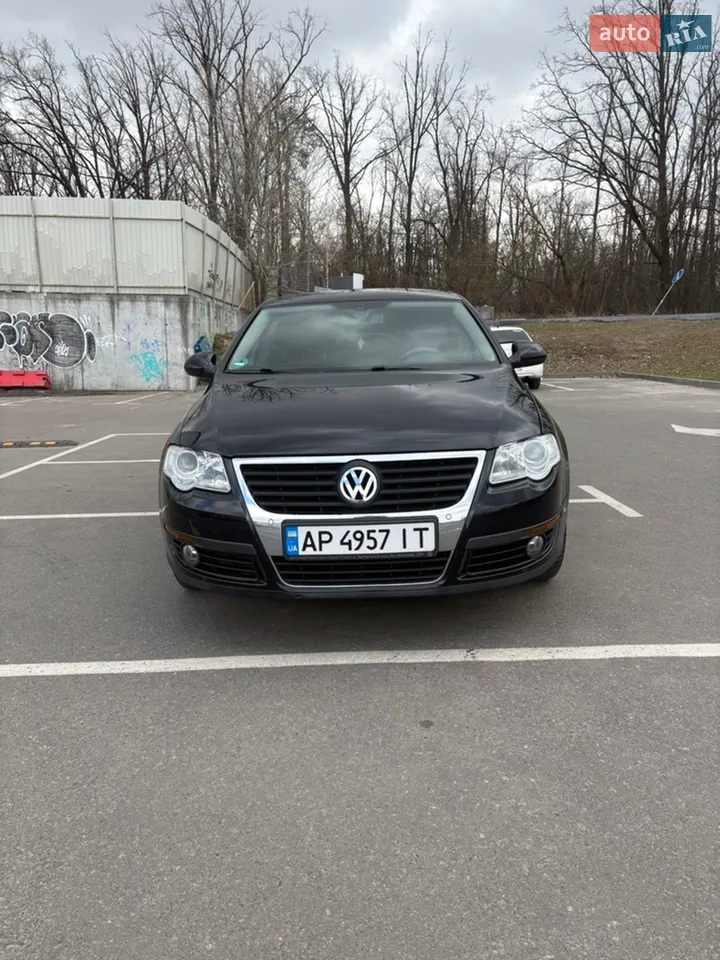 2010 Volkswagen Passat - мініатюра 21
